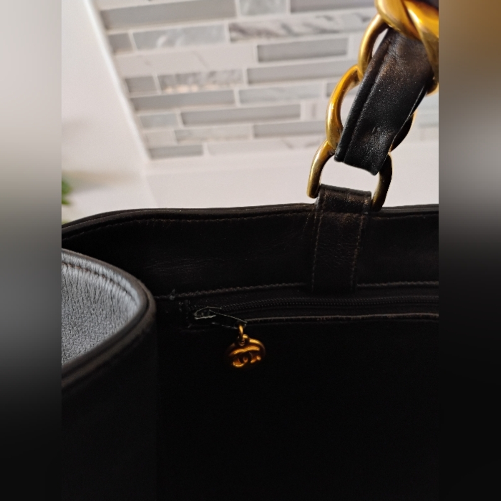 🛑SOLD🛑 CHANEL Large CC Vintage Chain Tote w/GHW - Picture 11 of 14